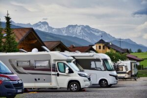 Read more about the article Sizing Up Your RV Adventures:  Choosing the Right Motorhome